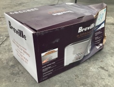 Breville The Lift and Look Pro 4 Slice Toaster - Stainless Steel BTA730BSS - 3