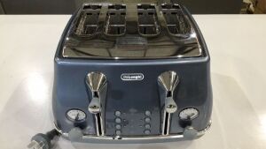 Delonghi Icona Metallics 4 Slice Toaster Blue CTOT4003AZ - 2