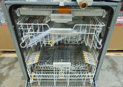 Miele Semi-Integrated Dishwasher G6827SCICLSTXXL - 3