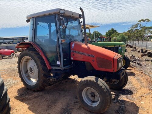 Massey Ferguson 4225 4 x 2 Tractor, 4244 Hrs