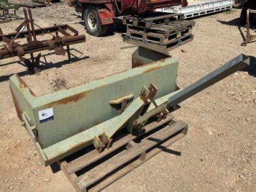 Rear Linkage Scoop, approx 1500mm