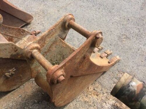 300mm Trench Bucket, 45mm pins