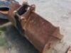 1450mm Mud Bucket, 45mm pins - 2