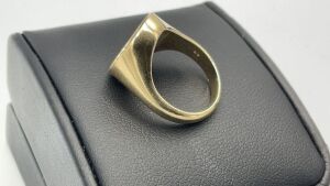 9ct Yellow Gold Oval Antler Signet Ring with 1 x Sardonyx Stone - 5