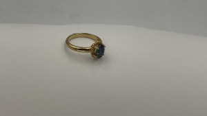 9ct Gold Oval Opal Triplet Ring - 3