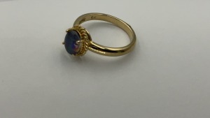 9ct Gold Oval Opal Triplet Ring - 4