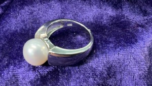 Sterling Silver White Button Freshwater Pearl Ring - 5