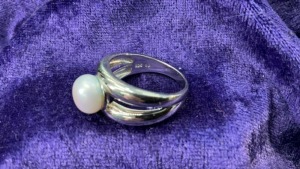 Sterling Silver White Freshwater Pearl Button Ring - 4