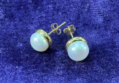 9ct Yellow Gold White Fresh Water Pearl Button Stud Earrings