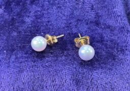 18ct Akoya Japanese Pearl Stud Earrings