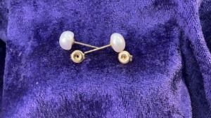 9ct Yellow Gold Freshwater Pearl Stud Earrings - 3