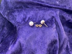 9ct Yellow Gold Freshwater Pearl Stud Earrings - 4