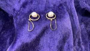 9ct Freshwater Pearl Swirl Hook Earrings - 3