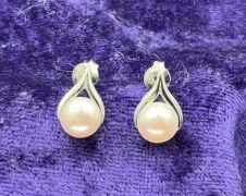 Sterling Silver Freshwater Pearl & White Cubic Zirconia Tear Drop Earrings
