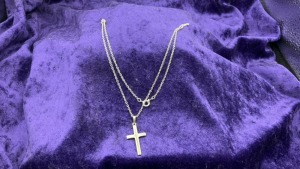 9ct White Gold Crucifix Pendant Necklace - 2