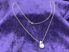 Sterling Silver Freshwater Tear Drop Pendant On Sterling Silver Chain