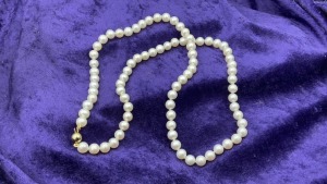 60cm Strand of White Freshwater Pearls - 2