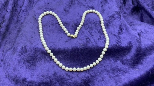 45cm Strand of Round White Freshwater Pearls
