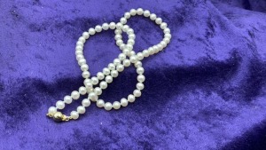 45cm Strand of Round White Freshwater Pearls - 2
