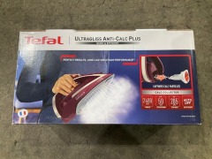 Tefal UltraGliss Anti-Calc Plus Steam Iron FV6845 - 2