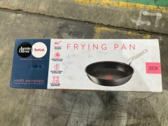 Jamie Oliver by Tefal Cooks Classic Induction Non-Stick Hard Anodised Frypan 30cm, Black H9120744 - 6