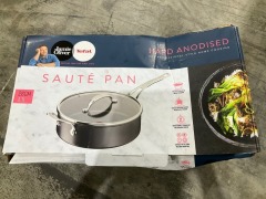 Tefal Jamie Oliver Cooks Classic Induction Non-Stick Hard Anodised Sautepan 26cm + lid Black H9123344 - 2