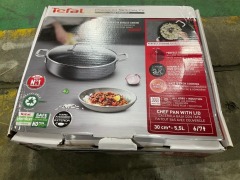 Tefal Jamie Oliver Cooks Classic Induction Non-Stick Hard Anodised Shallowpan 30cm + Lid Black H9129944 - 2