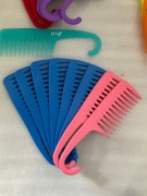 40x Mixed Shower Combs & Wide Tooth Detanglers - 6