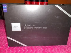 GHD Platinum+ Professional Smart Styler Gift Set - S8T262 - 2