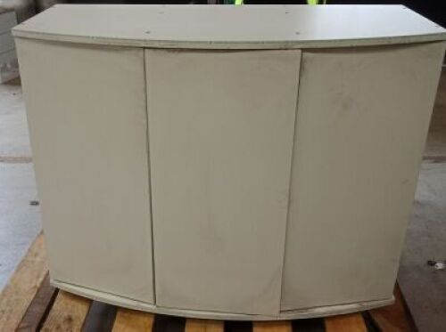 Juwel aquarium tank and stand. 93 x 41 x 127cm.