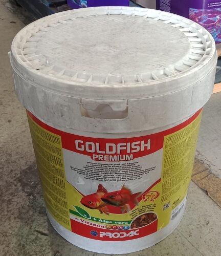 DNL-2kg bucket Prodac premium goldfish food.