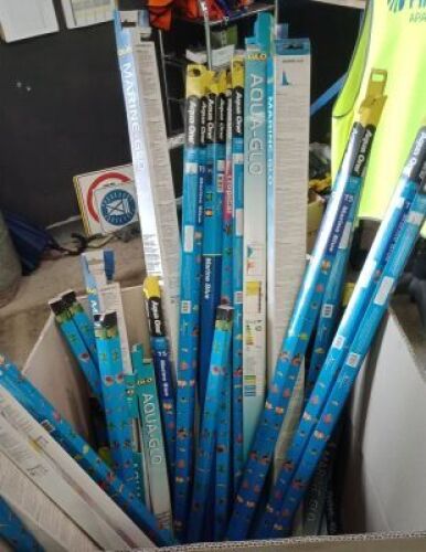 Box of approx 20 fish tank fluro light tubes.