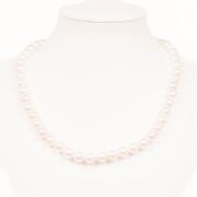 Lovely Single Strand Of Japanese Semi Baroque Akoya Pearls On White Silk. - 4