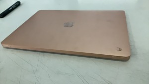 Apple Macbook Air M1 2020 - Pink - 5