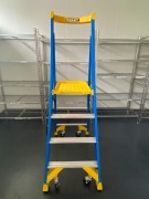 Bailey P170-4FG Industrial Platform Ladder - 3