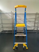 Bailey P170-4FG Industrial Platform Ladder - 6
