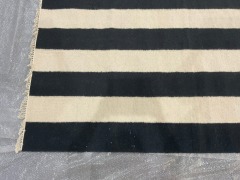 Striped Rug - 160 x 230cm - Black - 3