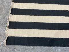 Striped Rug - 160 x 230cm - Black - 5