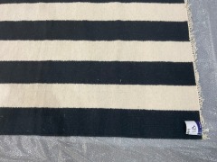 Striped Rug - 160 x 230cm - Black - 6