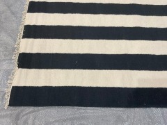 Striped Rug - 160 x 230cm - Black - 10