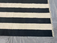 Striped Rug - 160 x 230cm - Black - 11
