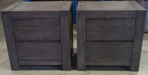 2 x Elite bedside tables & Elite queen size bed (drawers broken)???????