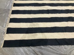 Striped Rug - 200 x 300cm - Black - 4