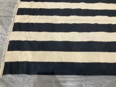 Striped Rug - 200 x 300cm - Black - 6