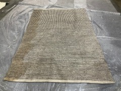 4x Rugs of Various Sizes - 17