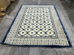 4x Rugs of Various Sizes - 2