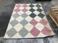 4x Rugs of Various Sizes - 12