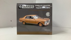 Classic Carlectables Ford XY Falcon Phase III GT-HO Gold Livery - 3