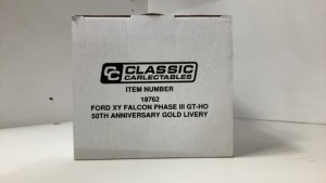 Classic Carlectables Ford XY Falcon Phase III GT-HO Gold Livery - 8