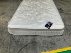 SleepMaker Alaska Plush Mattress - Queen - 6